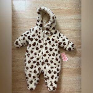 Juicy couture baby’s clothes